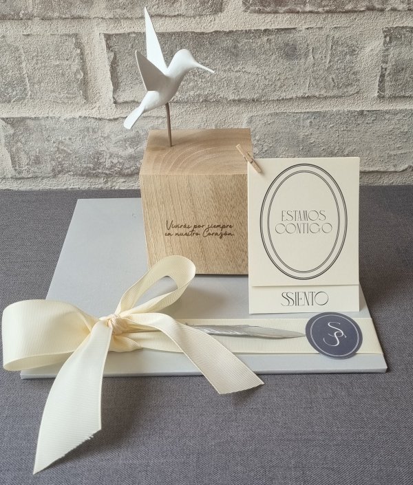 COLIBRÍ CON PEDESTAL Y ALAS DAVIT NAVA - Imagen 4