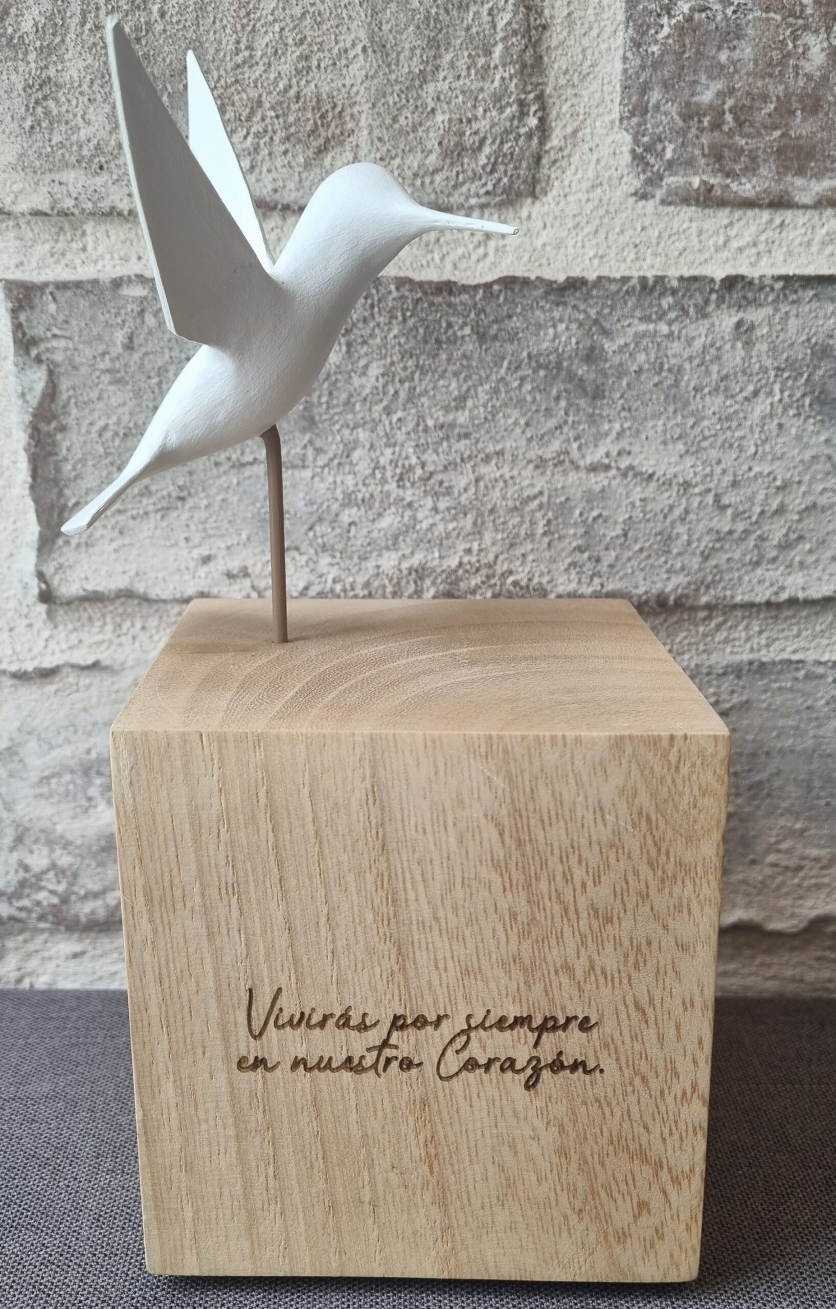 COLIBRÍ CON PEDESTAL Y ALAS DAVIT NAVA - Imagen 3