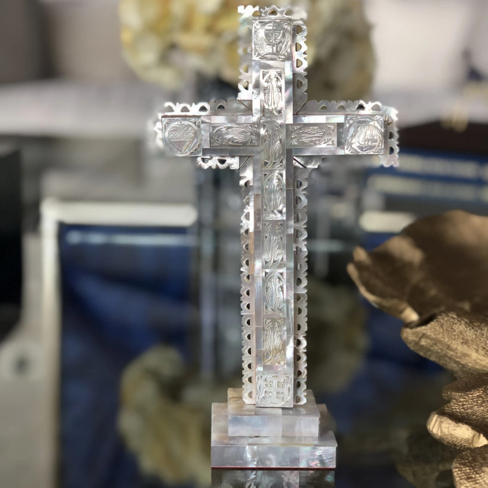 CRUZ TIERRA SANTA MADRE PERLA BROCADA PLATEADA