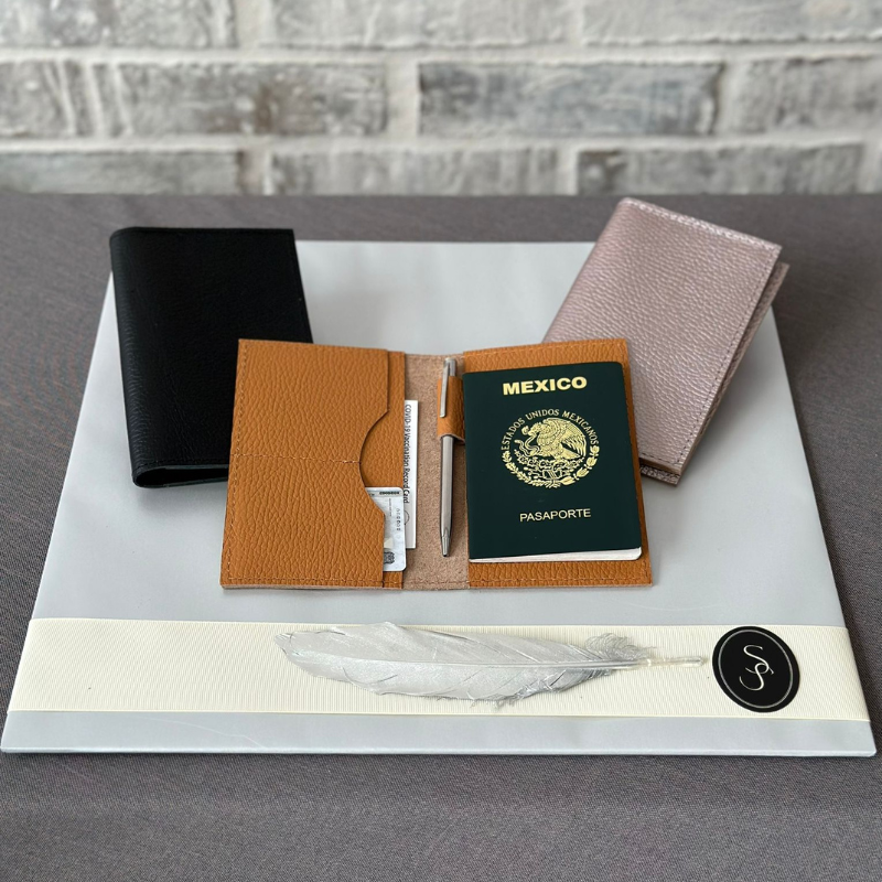 Porta pasaportes de piel