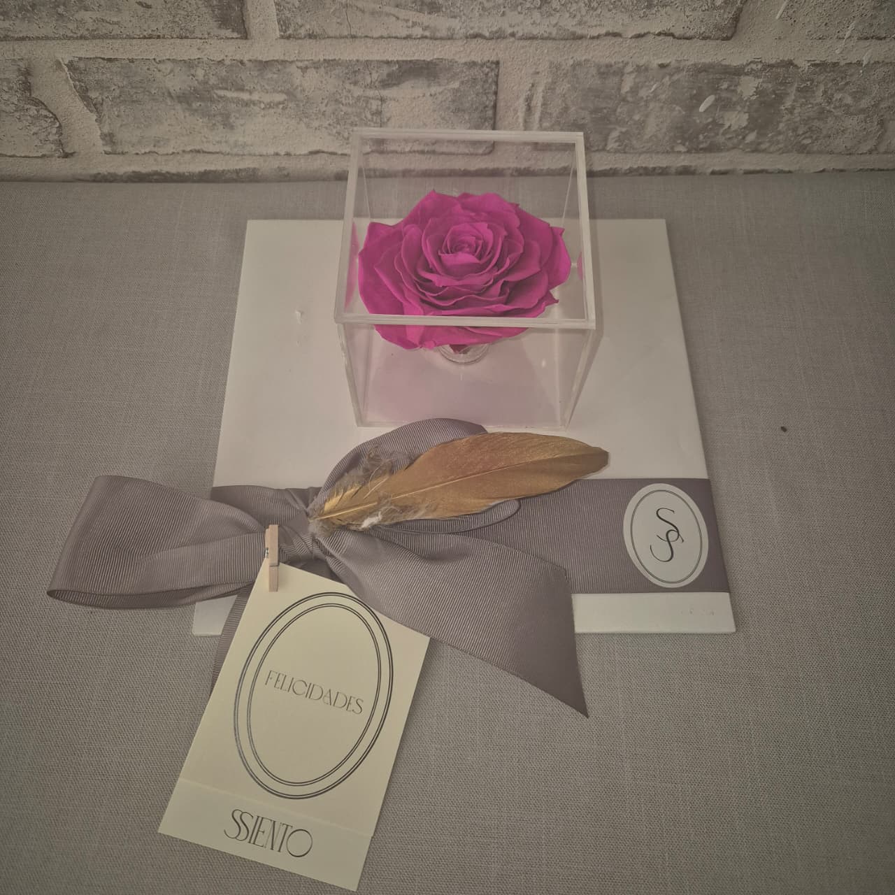 ROSA FIUSHA PRESERVADA EN CAJA DE ACRÍLICO - Imagen 2