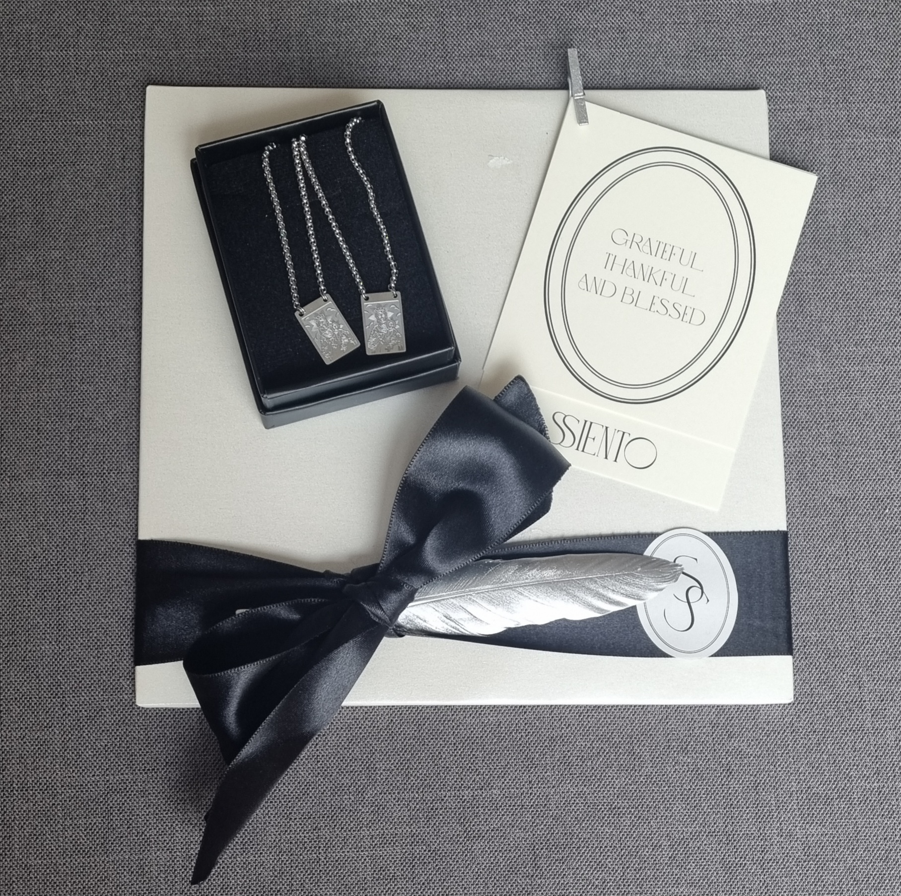 ESCAPULARIO DE ACERO INOXIDABLE DE VIRGEN DEL CARMEN Y SAGRADO CORAZÓN