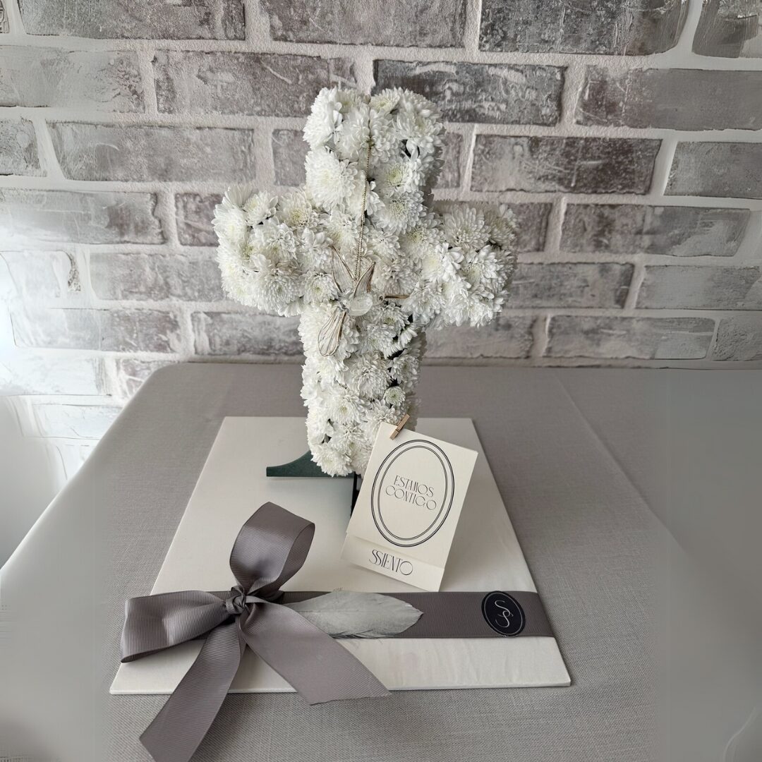 CRUZ CON FLOR Y COLIBRÍ - Imagen 2