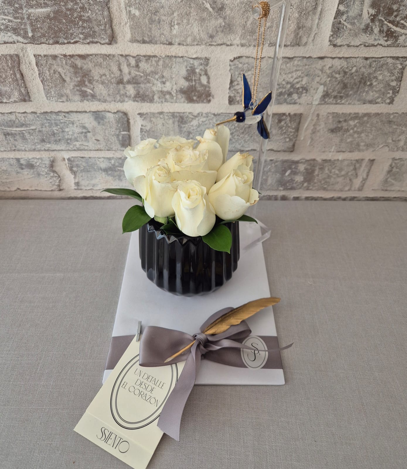 KIT DE COLIBRÍ CON FLORES