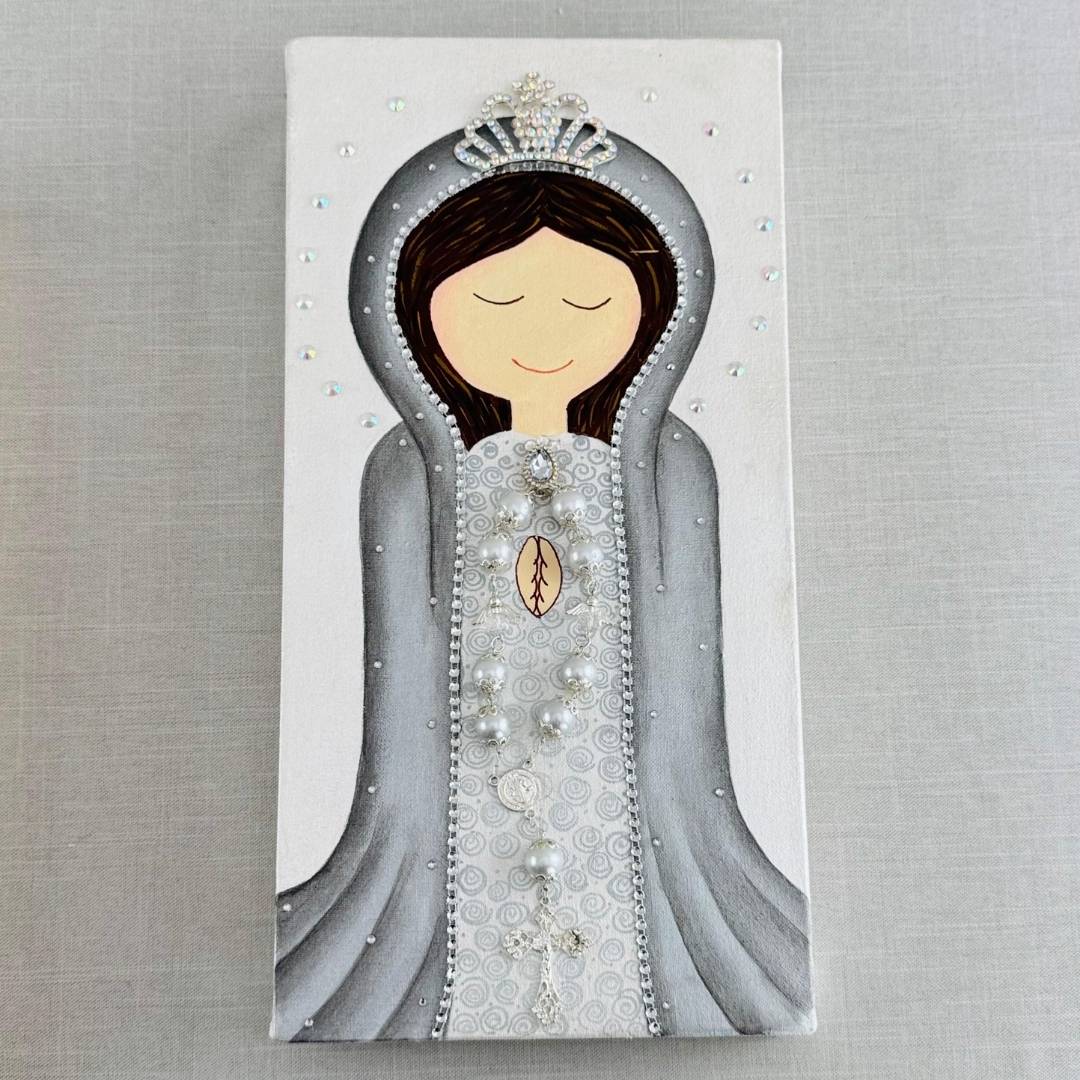 Cuadro de virgen con rosario en color plateado