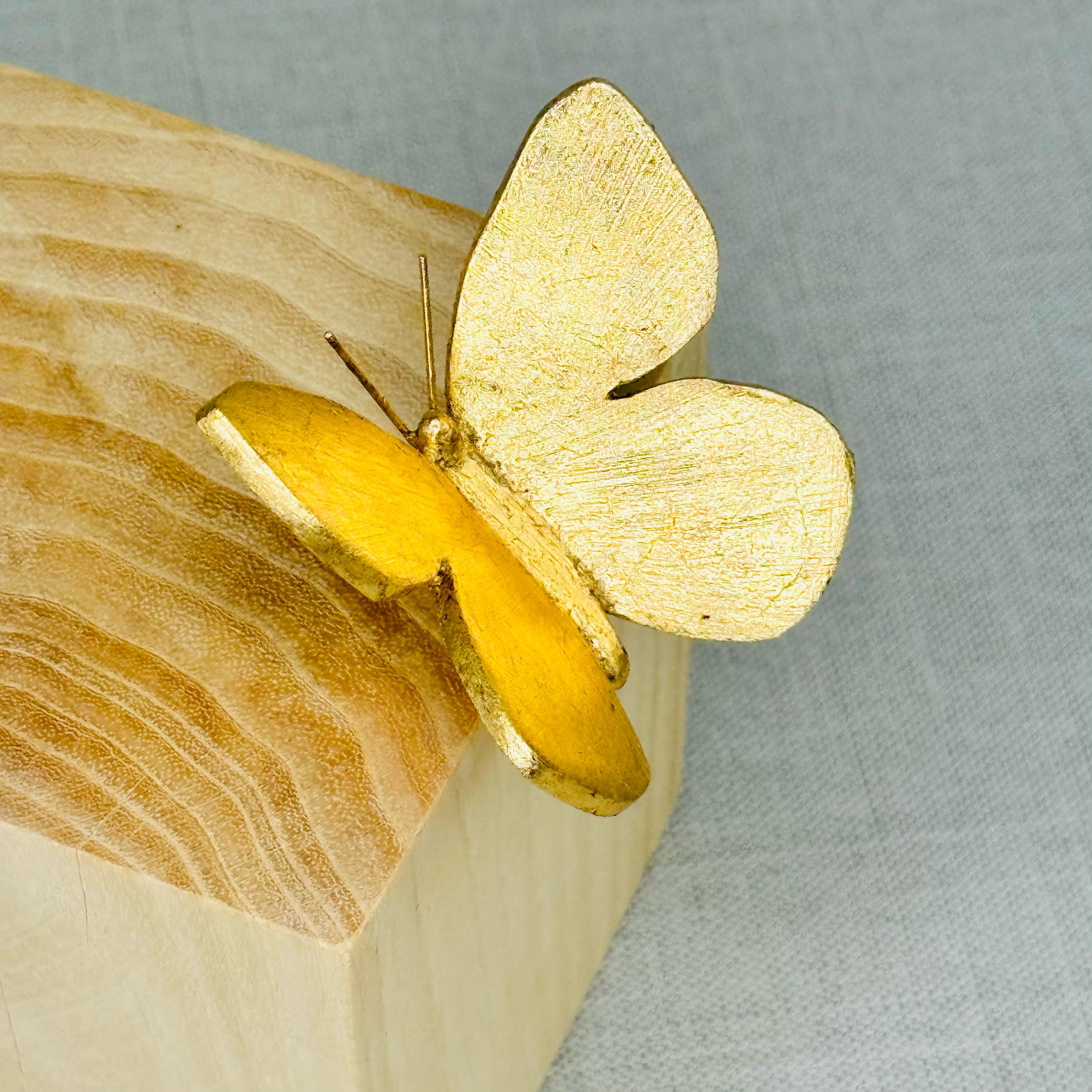 CUBO CON MARIPOSA DE DAVIT NAVA dorado