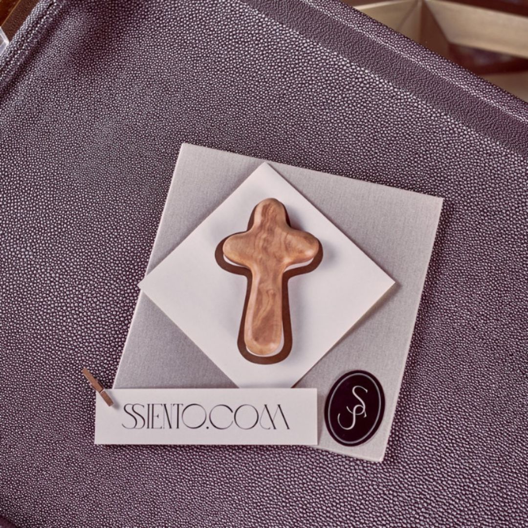 CRUZ DE MANO DE TIERRA SANTA